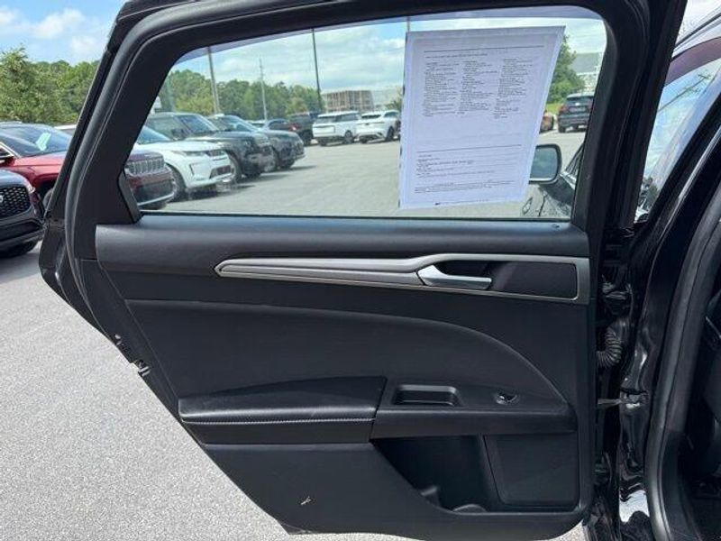 Used 2018 Ford Fusion SE