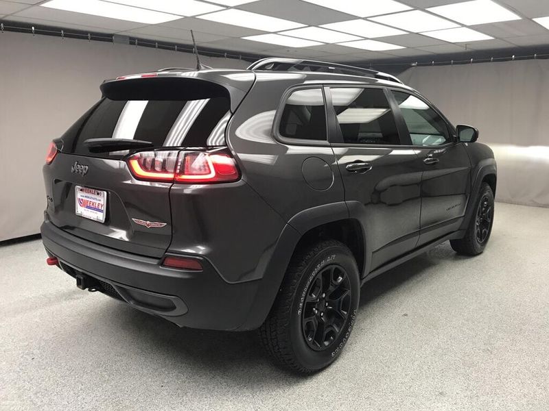 Used 2022 Jeep Cherokee TrailhawkImage 4
