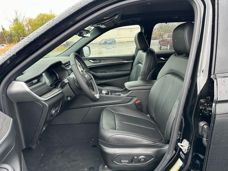 2025 Jeep Grand Cherokee Limited 4x4Image 12