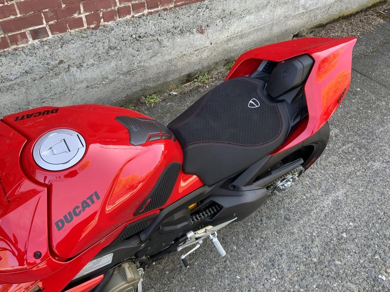 2024 Ducati Streetfighter V4 S