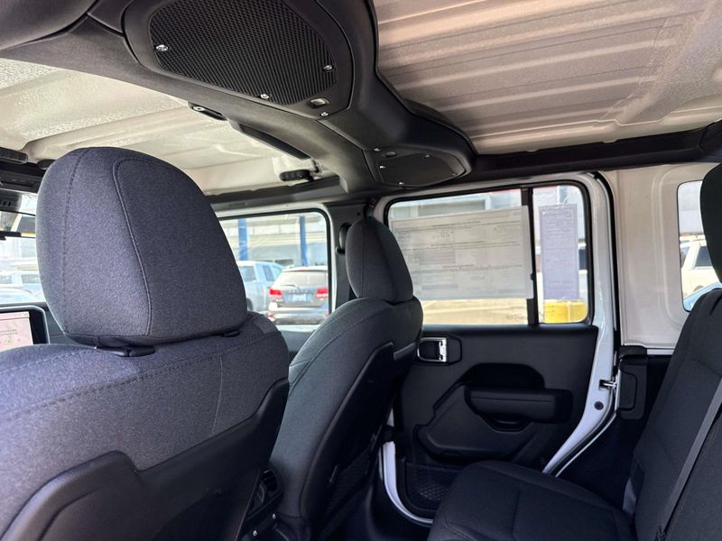 New 2026 Jeep Wrangler 4-door Rubicon