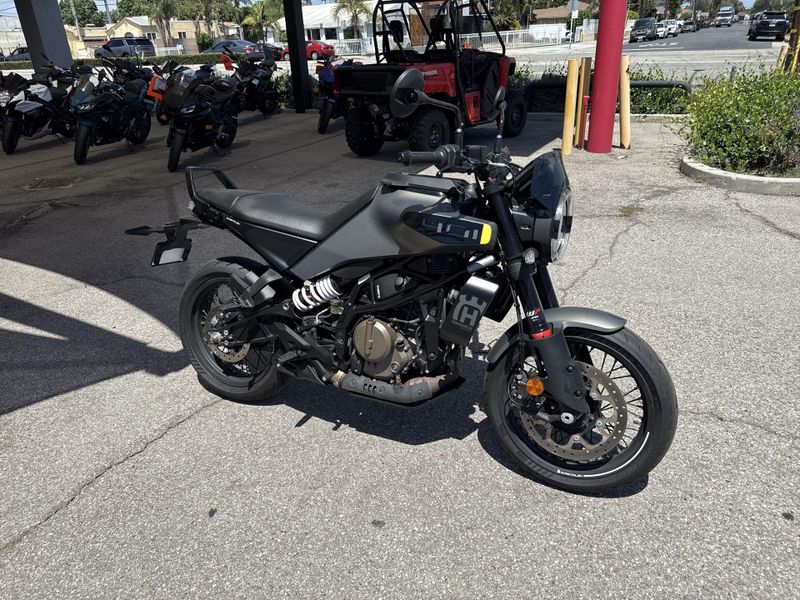Used 2024 Husqvarna SVARTPILEN 401 Image 10