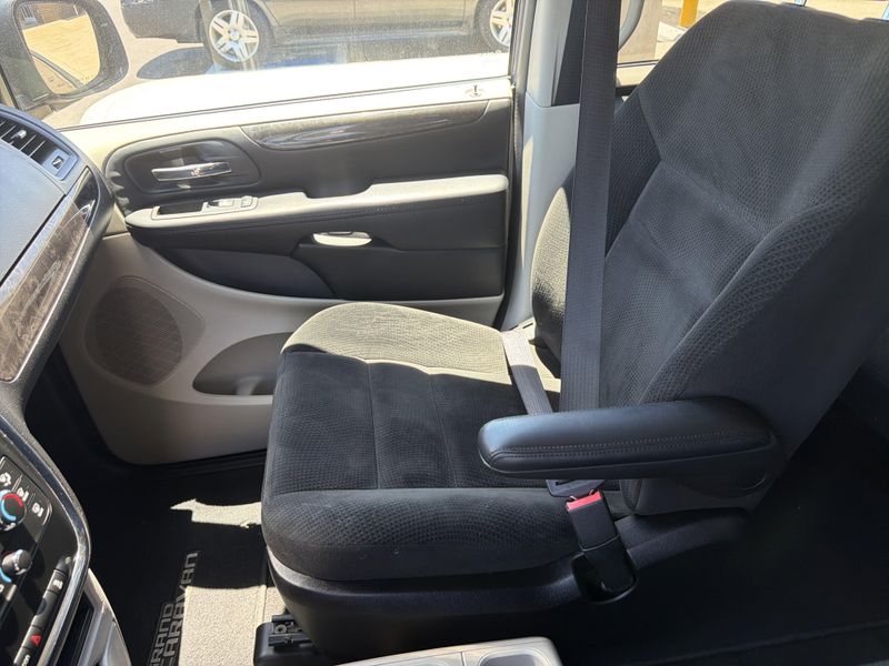 Used 2016 Dodge Grand Caravan SEImage 40