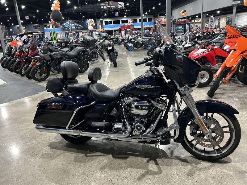 Used 2019 Harley-Davidson STREET GLIDE Image 12