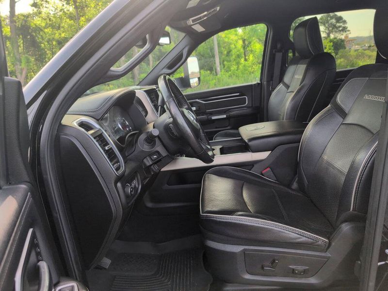 2019 RAM 2500 LaramieImage 12