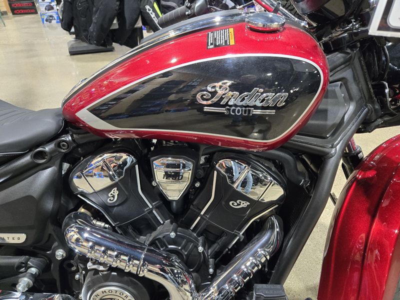 2025 Indian Motorcycle INDIAN SCOUT CLASSIC LIMITED WITH TECHNOLOGY PACKAGE SUNSET RED METALLIC Image 11