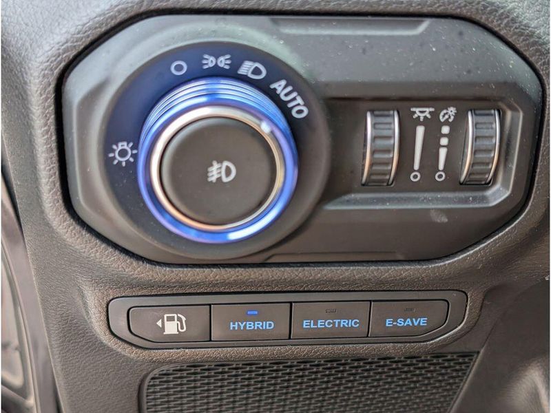 2021 Jeep Wrangler 4xE Unlimited SaharaImage 26