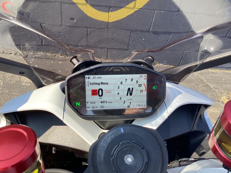 2024 Ducati SuperSport 950 S 