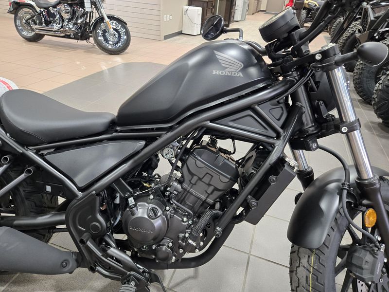 2025 Honda REBEL 300 MATTE BLACK METALLIC Image 9