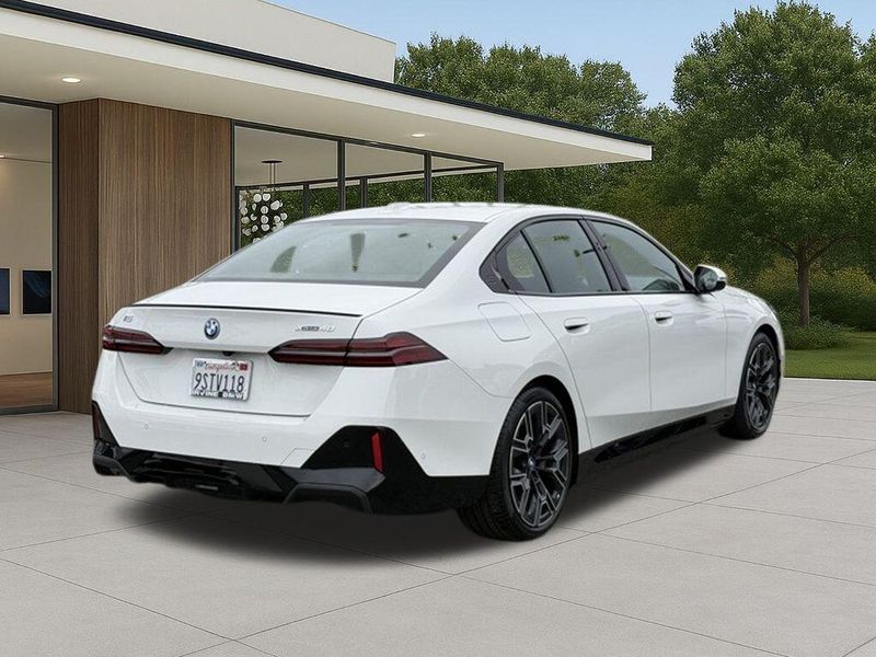 Used 2025 BMW i5 xDrive40Image 8