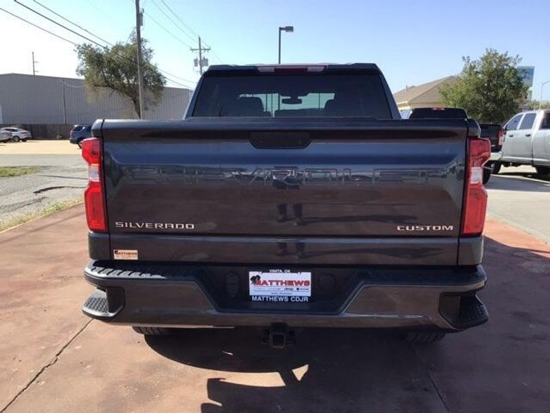 2021 Chevrolet Silverado 1500 CustomImage 4