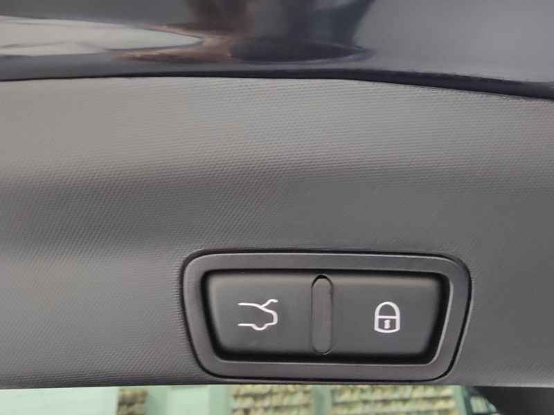 Used 2024 Alfa Romeo Stelvio Ti AWD w/Sunroof & NavImage 15