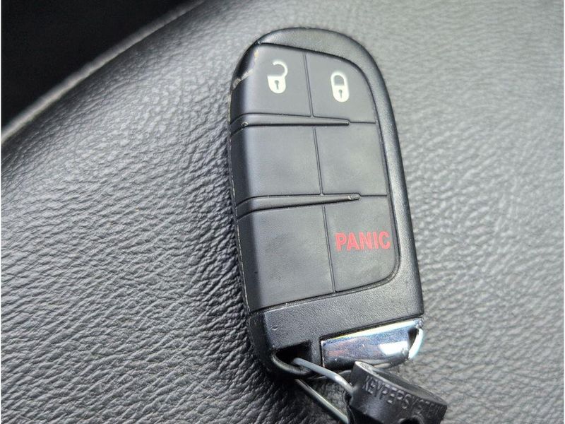 Used 2024 Jeep Compass LatitudeImage 19