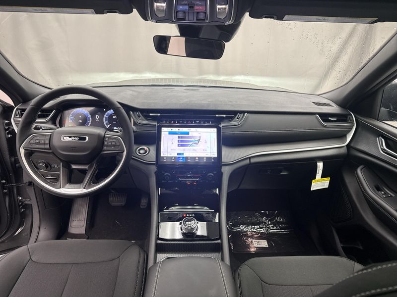 New 2027 Jeep Grand Cherokee L Laredo X 4x4Image 8
