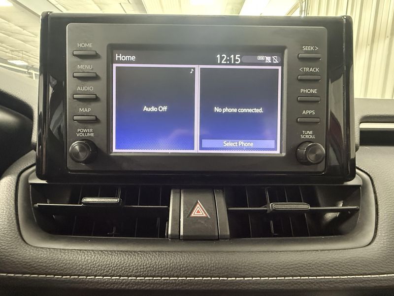 Used 2019 Toyota RAV4 LEImage 29