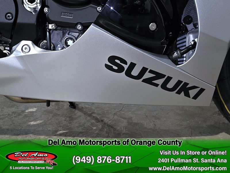 2025 Suzuki GSX-R1000R Image 19