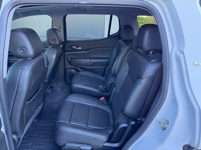 Used 2023 GMC Acadia SLT