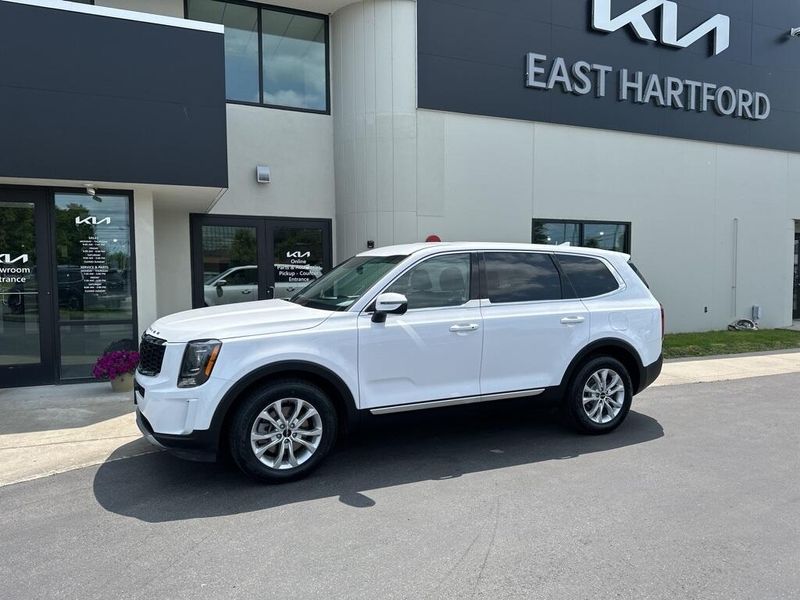 2022 Kia Telluride LXImage 1