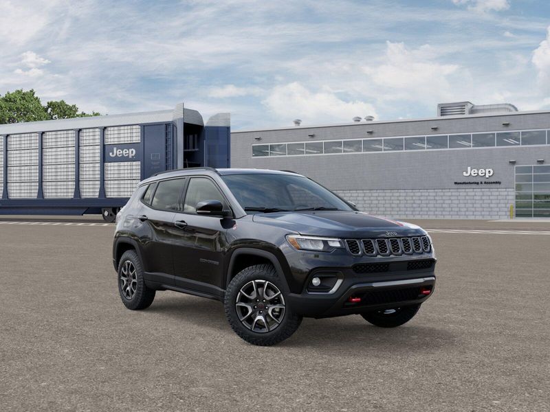 2026 Jeep Compass Trailhawk photo 2