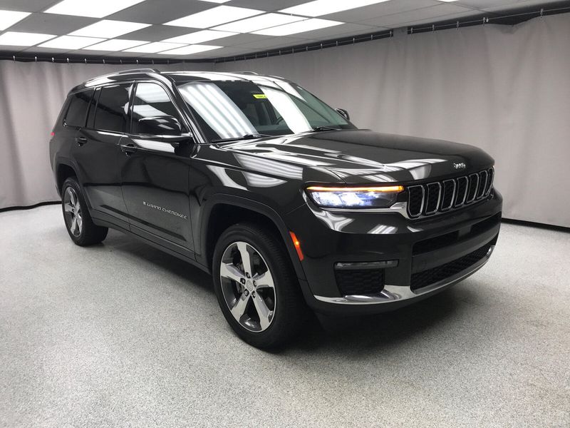 Used 2022 Jeep Grand Cherokee L LimitedImage 18