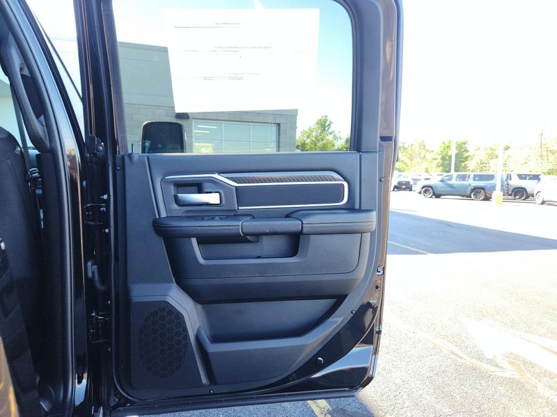 New 2027 RAM 2500 Big Horn Crew Cab 4x4 6'4' Box