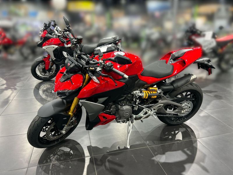 New 2025 Ducati PANIGALE V2 S 896 Image 21