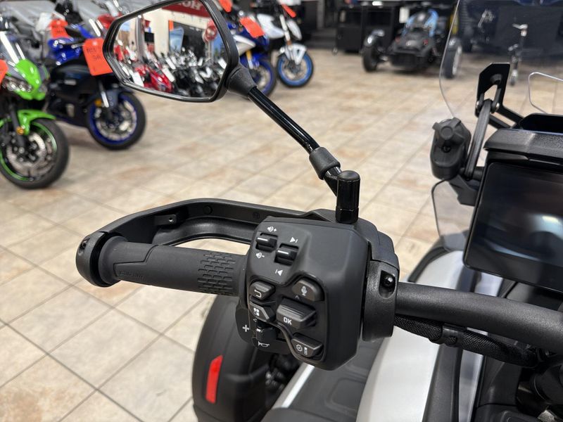 New 2025 Can-Am CANYON XT Image 20