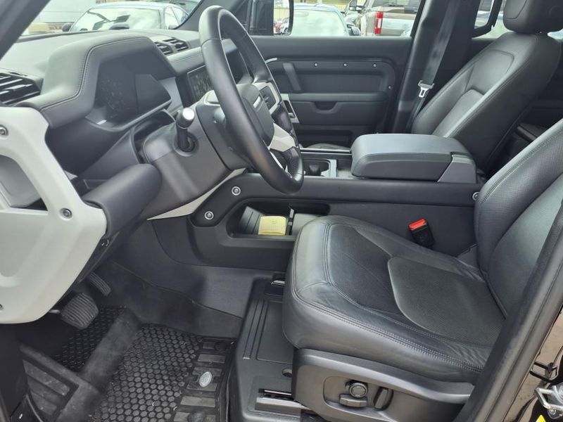2024 Land Rover Defender SImage 21