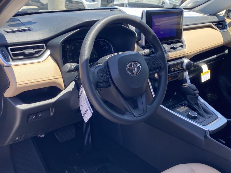 New 2025 Toyota RAV4 Hybrid XLEImage 13