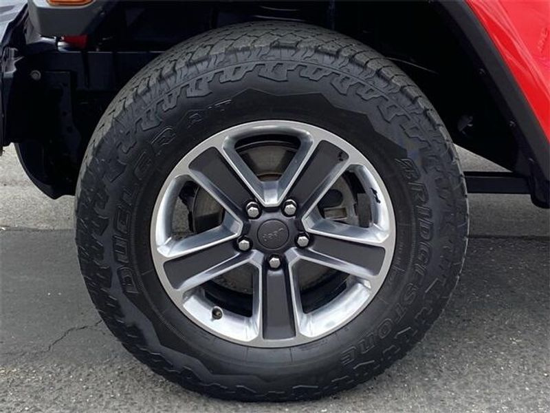 2021 Jeep Wrangler Unlimited SaharaImage 10