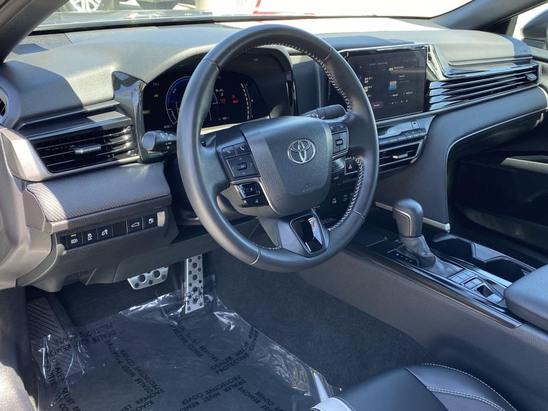 Used 2025 Toyota Camry SEImage 13