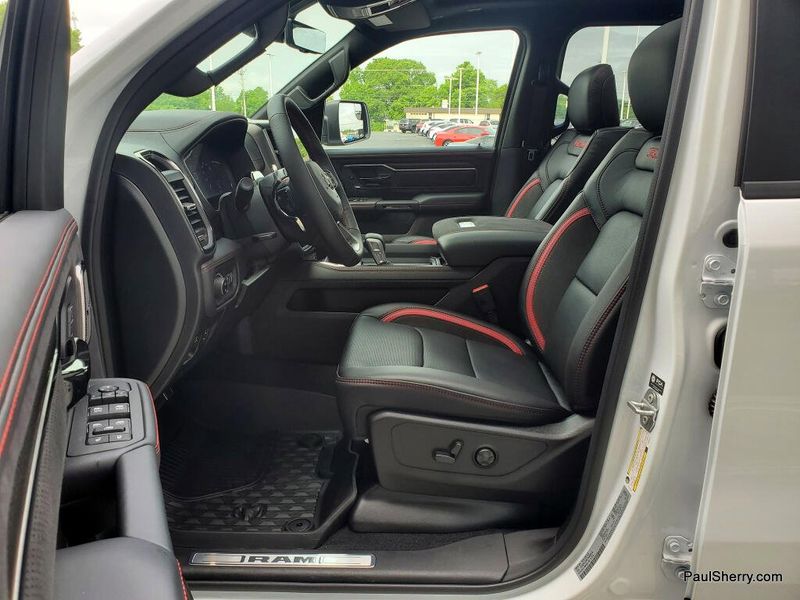 New 2026 RAM 1500 Rho Crew Cab 4x4 5'7' Box
