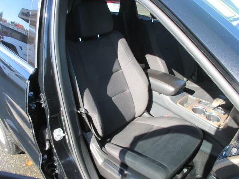 Used 2017 Jeep Grand Cherokee LaredoImage 23