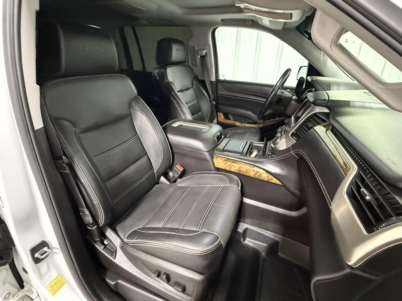 Used 2016 GMC Yukon XL DenaliImage 12