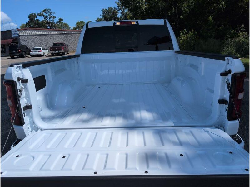 New 2026 RAM 1500 Express Crew Cab 4x4 5