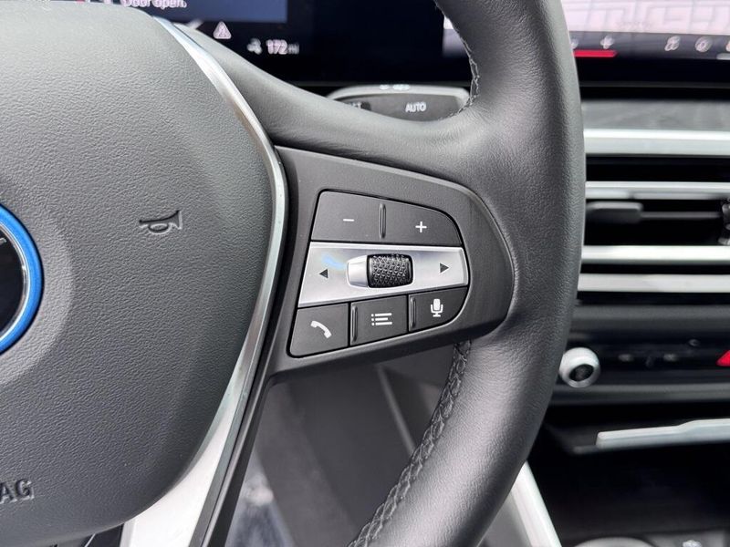 2024 BMW i4 eDrive35Image 27