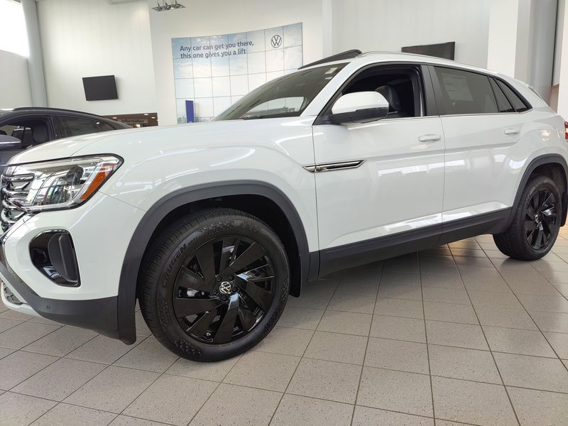 2025 Volkswagen Atlas Cross Sport SE AWD w/Technology/SunroofImage 9