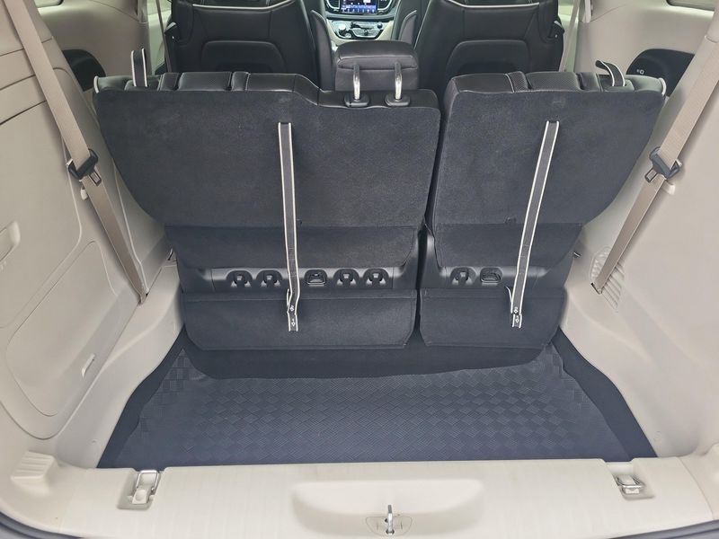 Used 2023 Chrysler Pacifica Hybrid LimitedImage 15