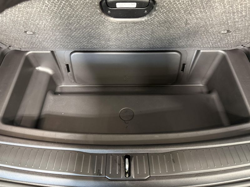 New 2026 Jeep Grand Cherokee L Limited 4x4Image 10