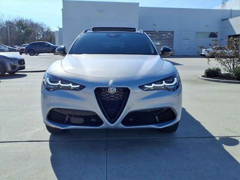 New 2026 Alfa Romeo Stelvio AwdImage 4