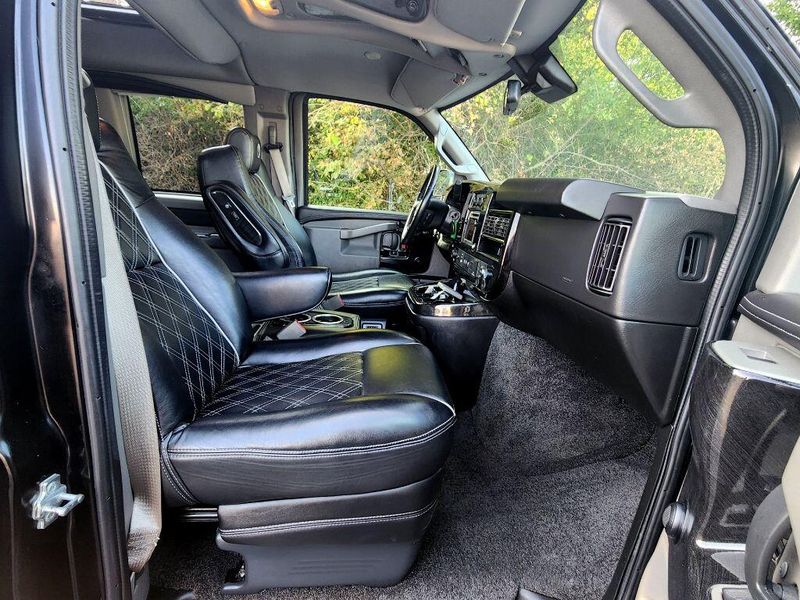 2019 GMC Savana 2500 Image 43