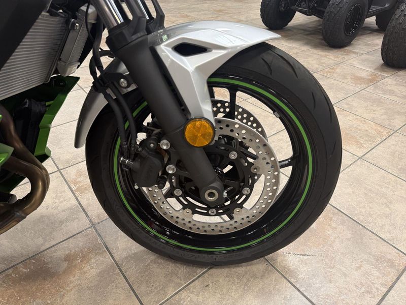 New 2024 Kawasaki Z7 HYBRID ABS Image 19