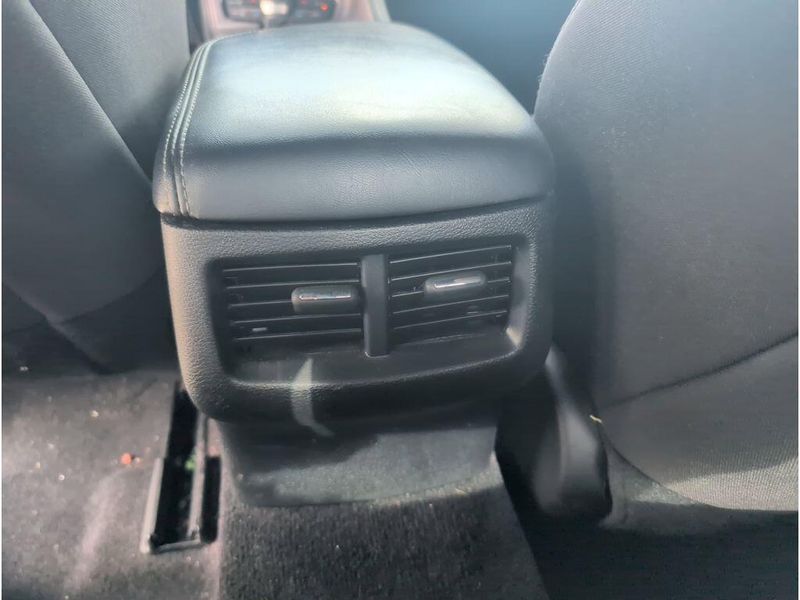 Used 2023 Dodge Challenger SXTImage 32