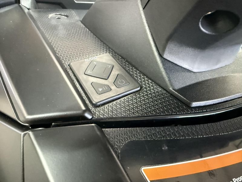 2023 Yamaha VX CRUISER W/AUDIO Image 7