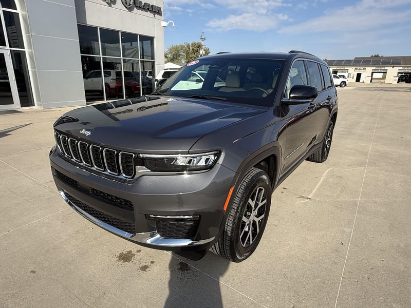 Used 2025 Jeep Grand Cherokee L LimitedImage 33