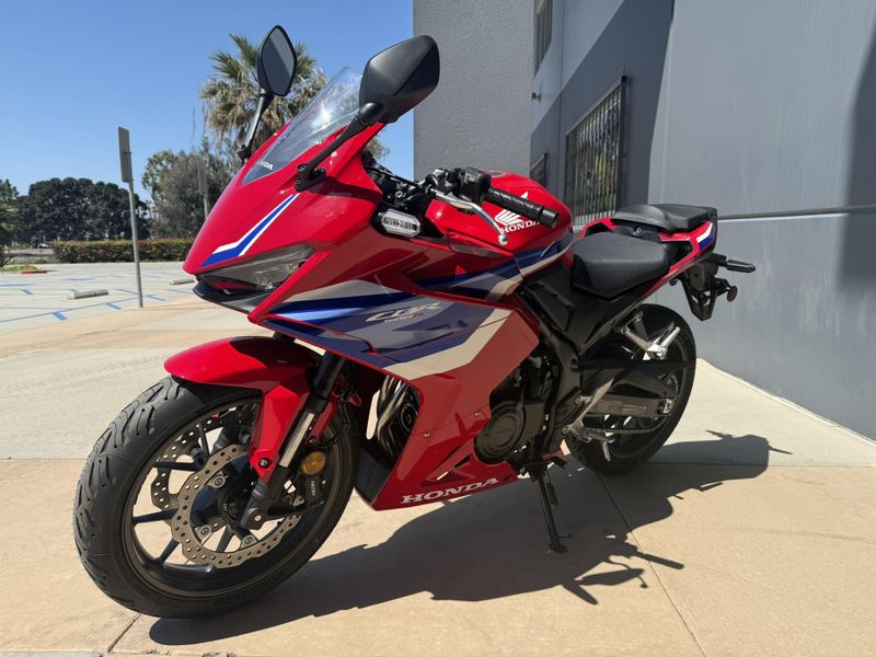 2025 Honda CBR500R Image 4