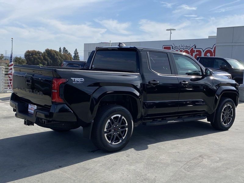 2024 Toyota Tacoma TRD SportImage 3