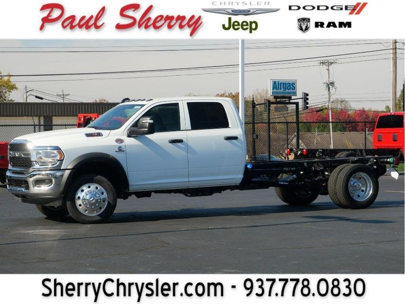 2024 RAM 5500 Tradesman Chassis Crew Cab 4x4 84