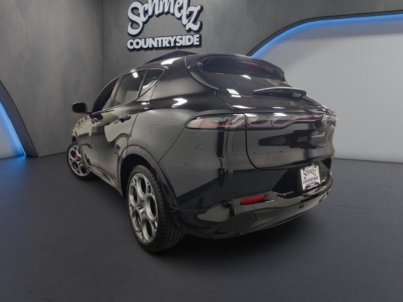 Used 2025 Alfa Romeo Tonale Veloce Premium AWD w/SunroofImage 11
