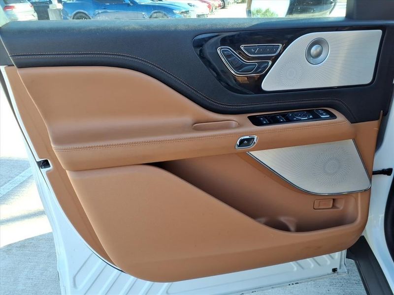 Used 2023 Lincoln Aviator Black LabelImage 18